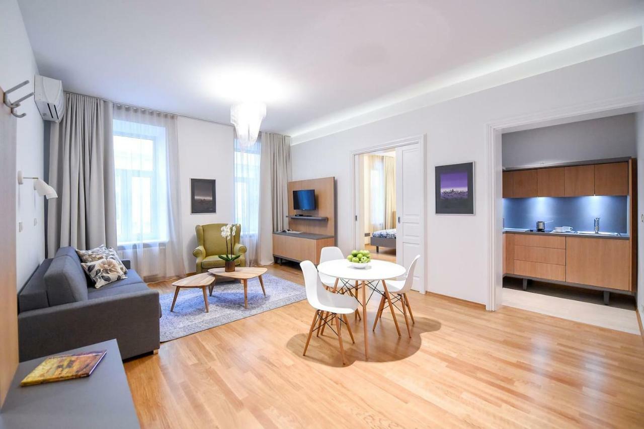 City Centre Chic Apartment Ljubljana 1/4 Экстерьер фото