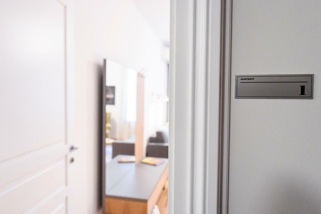 City Centre Chic Apartment Ljubljana 1/4 Экстерьер фото