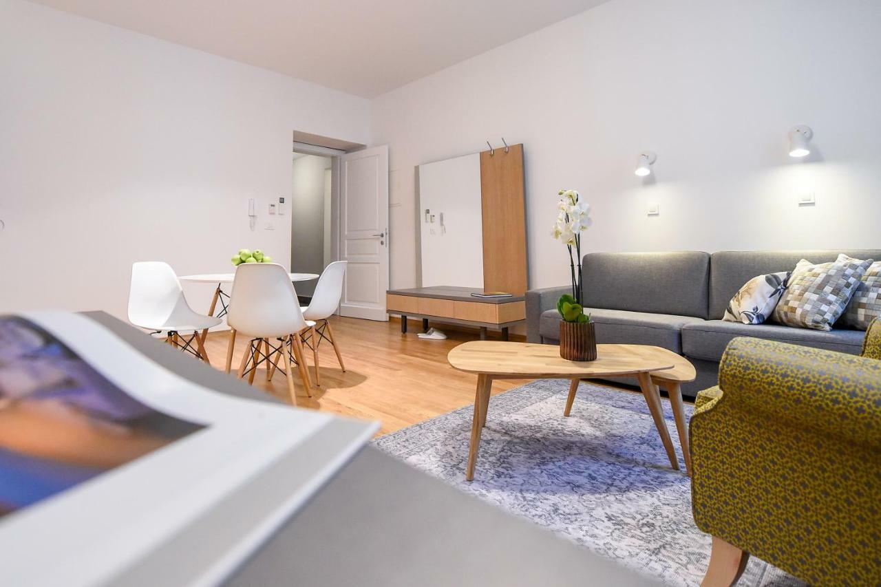 City Centre Chic Apartment Ljubljana 1/4 Экстерьер фото